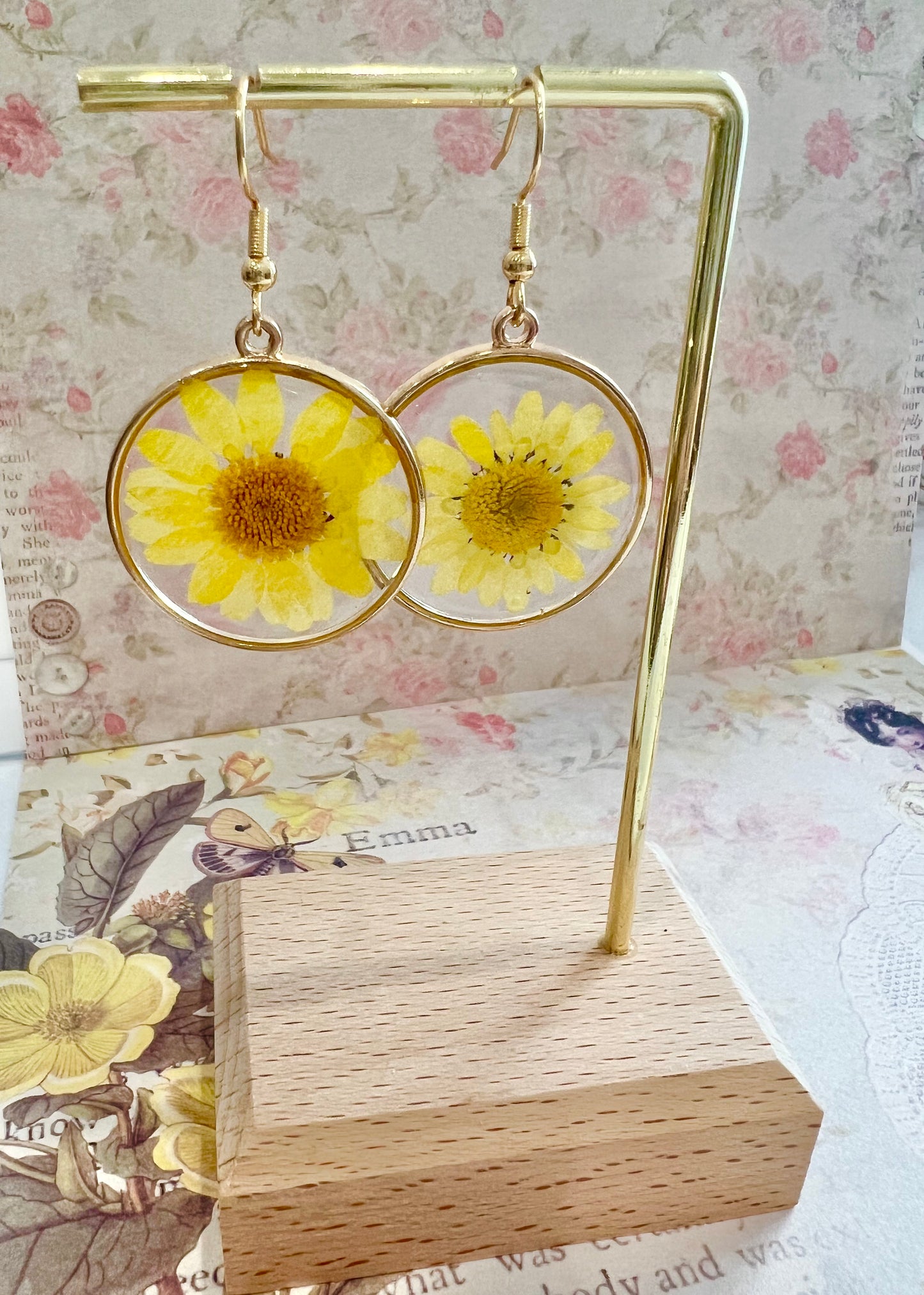 Handmade yellow daisy earring