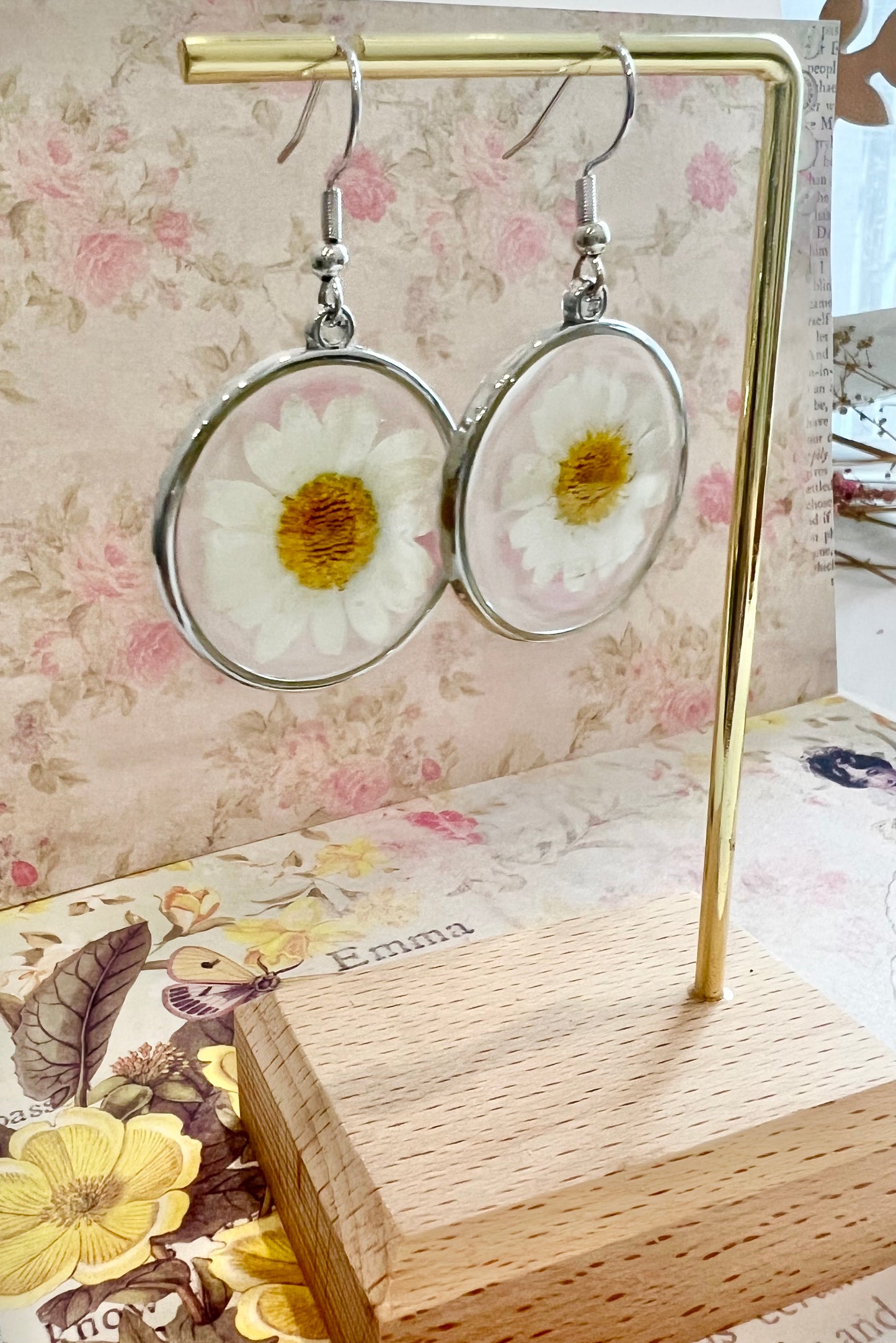 Handmade white daisy earring