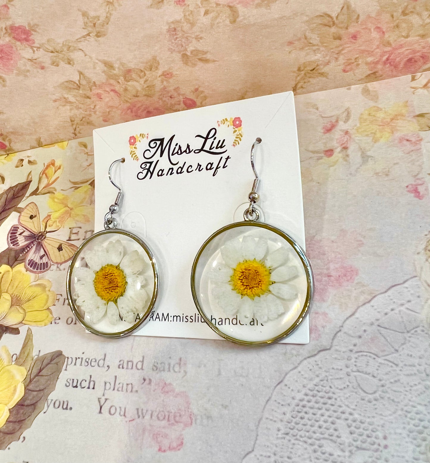 Handmade white daisy earring