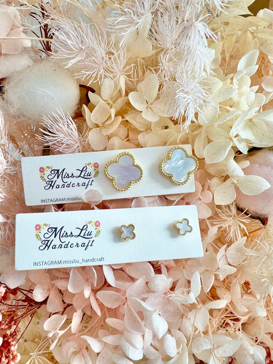 White clovers stud earring